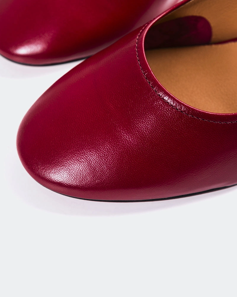 Jarotes Burgundy Leather
