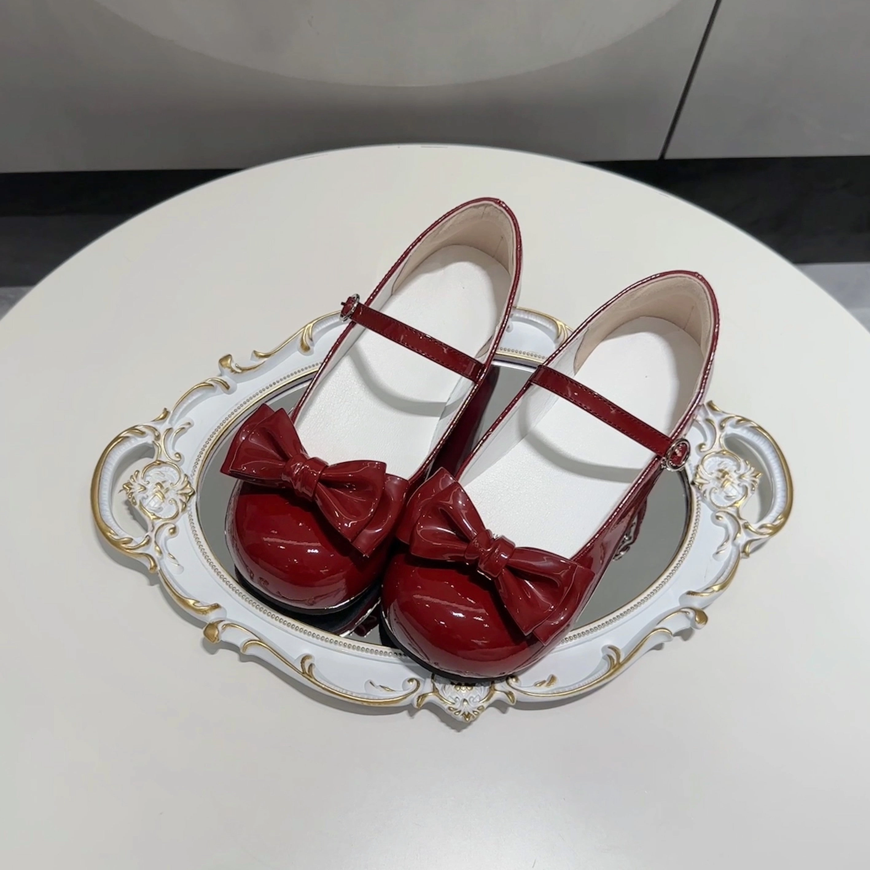 Round Toe Shoes with Removable Bow