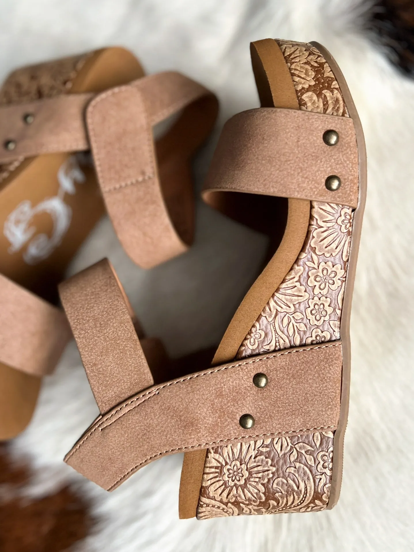 Very G Rich Light Tan Flower Wedge
