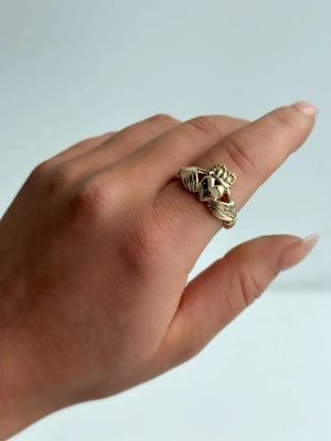 Vintage 9ct Yellow Gold Ladies Claddagh Ring