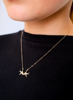 Vintage 9ct Yellow Gold Love Birds Necklace