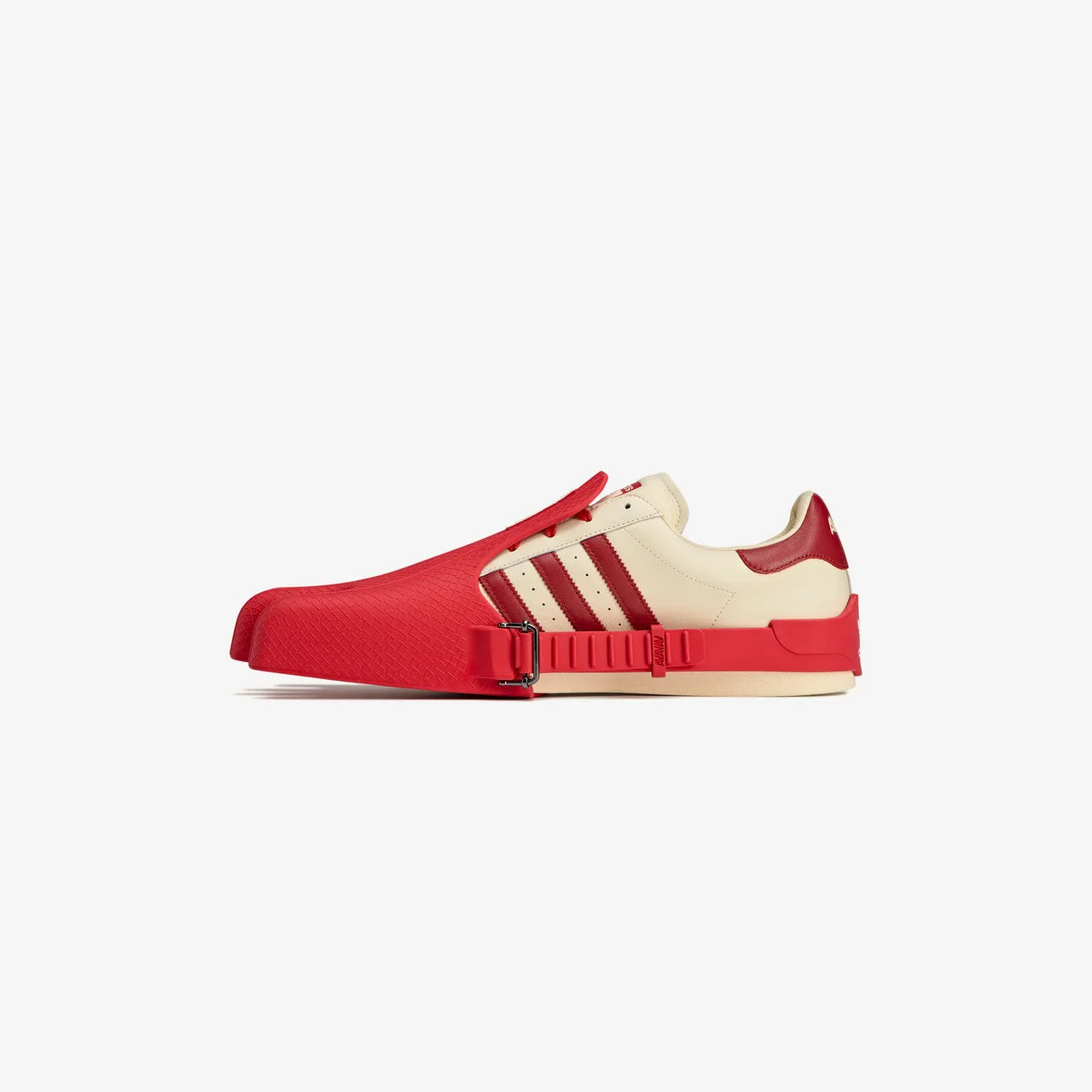 Wmns Superfinger Superstar x Avavav