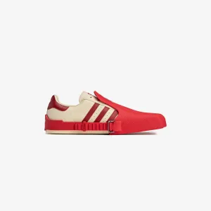 Wmns Superfinger Superstar x Avavav